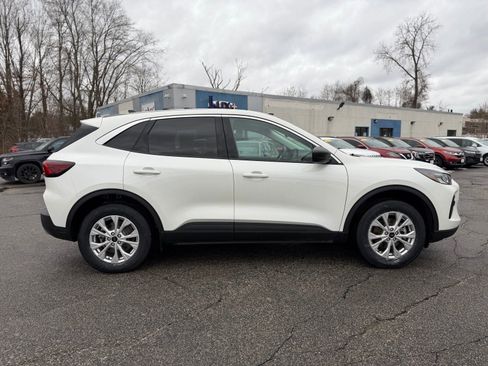 Used 2023 Ford Escape Active image 2