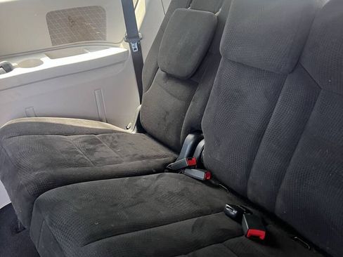 Used 2015 Dodge Grand Caravan SE FWD image 18