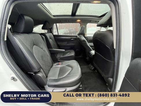 Used 2022 Toyota Highlander Platinum image 15