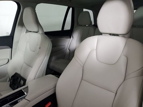 Certified 2023 Volvo XC90 B5 Plus w/ Protection Package Premier AWD/4WD image 25