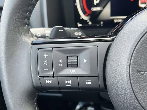 Certified 2024 Nissan Rogue SL w/ SL Premium Package image 27