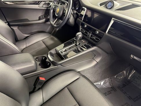 Used 2022 Porsche Macan w/ Driver Memory Package image 15