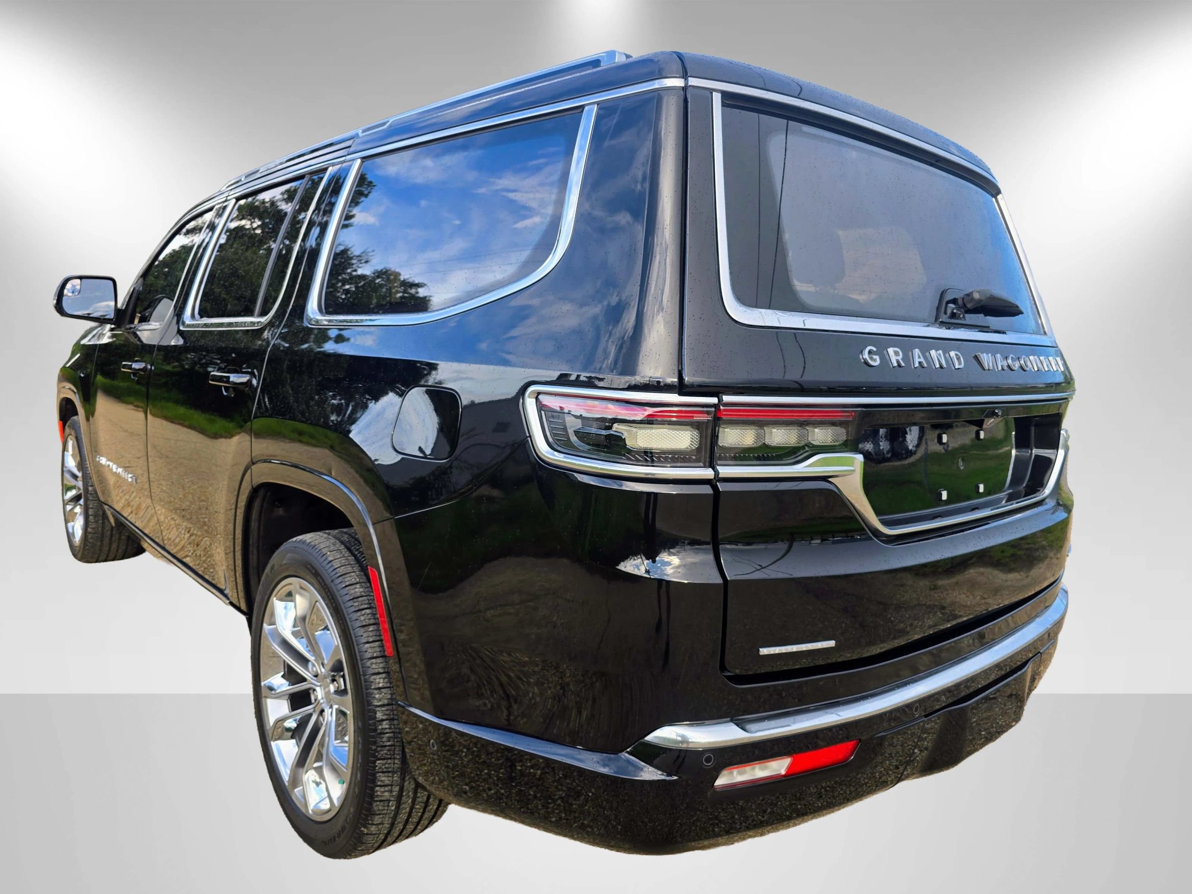Used 2022 Jeep Grand Wagoneer Series II w/ Premium Group II AWD/4WD image 7