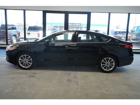 Used 2020 Ford Fusion SE FWD image 4