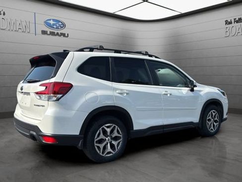 Used 2024 Subaru Forester Premium AWD/4WD image 4