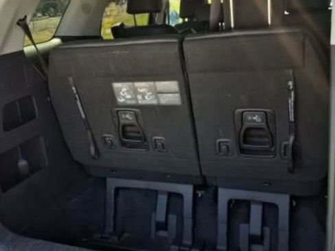 Used 2025 Kia Carnival FWD image 6