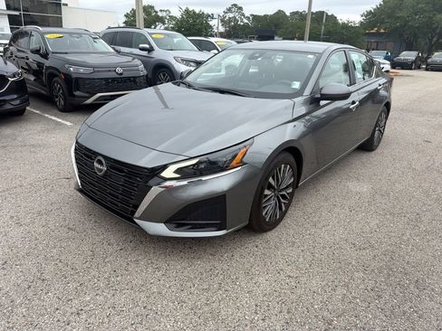 Used 2023 Nissan Altima 2.5 SV FWD image 27