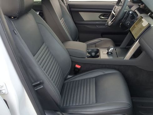 Certified 2025 Land Rover Discovery Sport Dynamic SE image 22