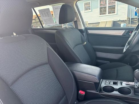 Used 2018 Subaru Outback 2.5i Premium image 19