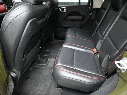 Used 2022 Jeep Wrangler Unlimited Rubicon w/ Xtreme Recon 35" Tire Package AWD/4WD image 28