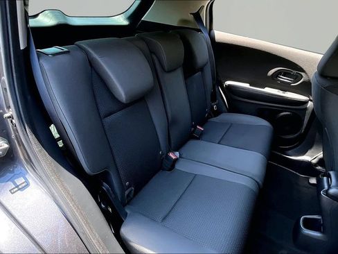 Used 2019 Honda HR-V LX image 19