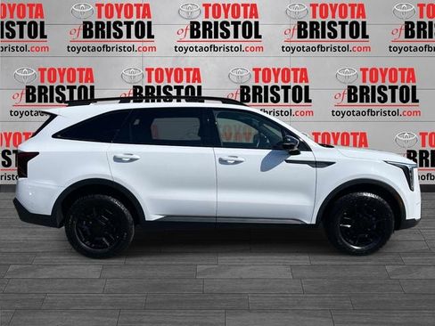 Used 2025 Kia Sorento SX Prestige w/ Olive Brown Leather Package image 2