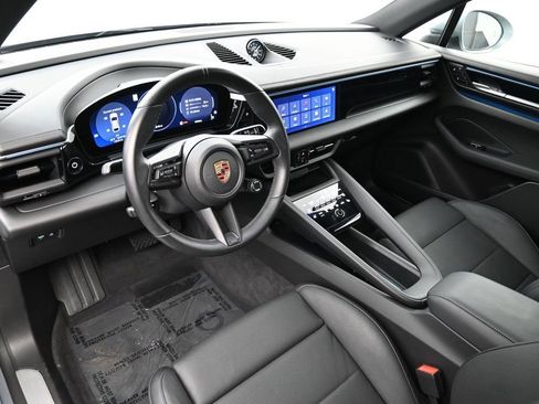 Certified 2025 Porsche Macan Electric RWD image 4