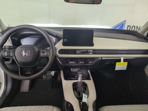 New 2026 Honda HR-V LX image 12