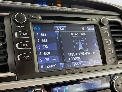 Used 2018 Toyota Highlander SE image 21