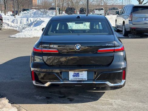 Used 2025 BMW 740i xDrive image 8