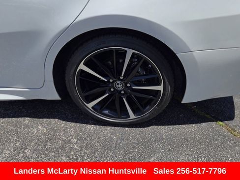 Used 2019 Toyota Camry XSE FWD image 12