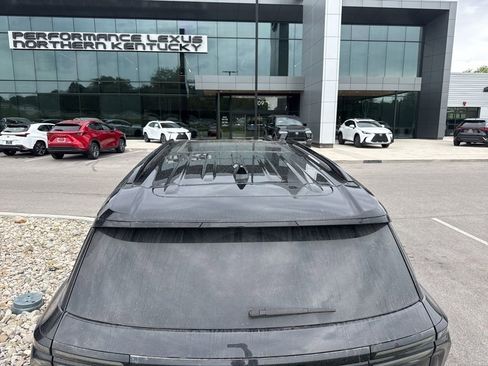 Used 2024 Chevrolet Traverse RS w/ LPO, Floor Liner Package AWD/4WD image 6
