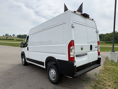 New 2025 RAM ProMaster 2500 FWD image 3