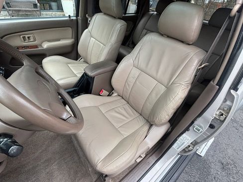 Used 2000 Toyota 4Runner Limited AWD/4WD image 19