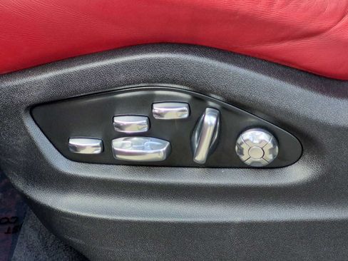 Used 2019 Porsche Cayenne Turbo AWD/4WD image 18