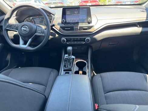 Used 2024 Nissan Altima 2.5 SV AWD/4WD image 13