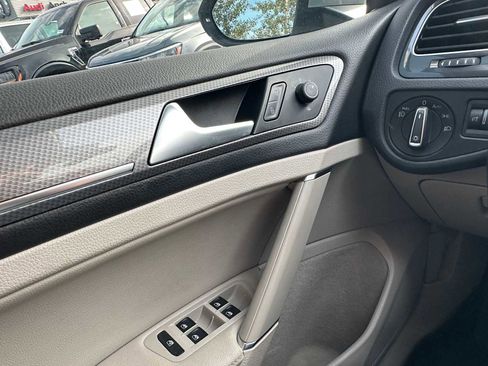 Used 2019 Volkswagen Golf Alltrack SE image 32