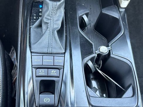 Used 2025 Toyota Camry SE FWD image 15