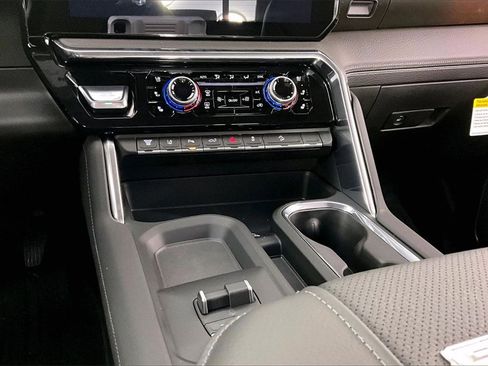 New 2026 GMC Sierra 2500 Denali w/ Denali Reserve Package image 7