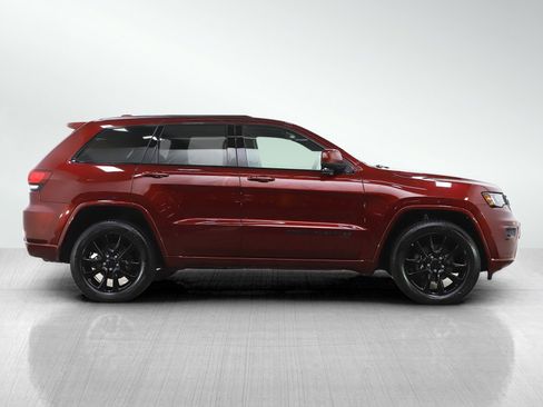 Used 2019 Jeep Grand Cherokee Altitude image 6