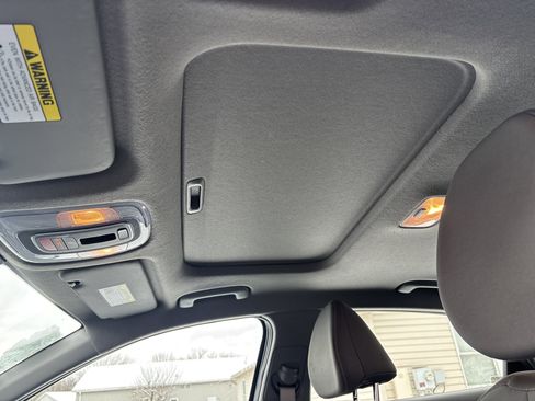 Used 2025 Hyundai Elantra SEL image 32