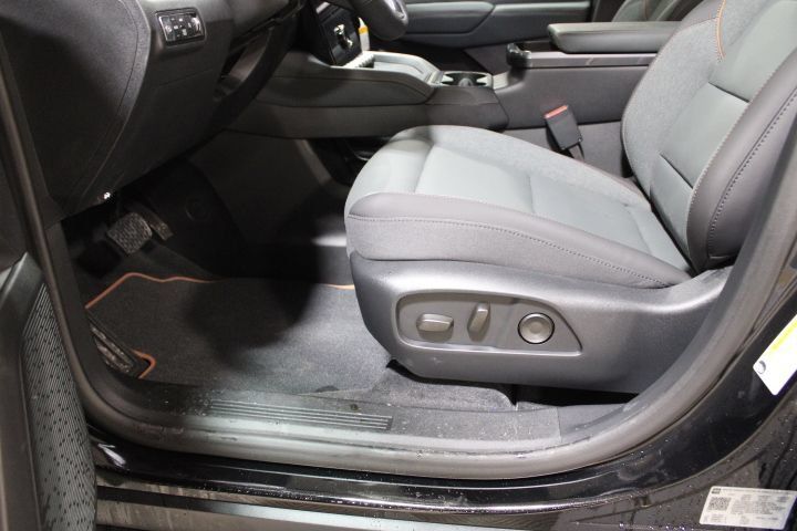 New 2026 GMC Terrain AT4 w/ Convenience Package III AWD/4WD image 18