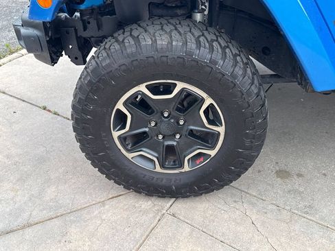 Used 2016 Jeep Wrangler Unlimited Rubicon AWD/4WD image 12