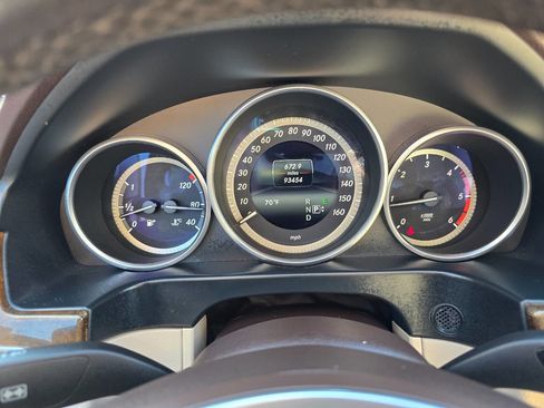 Used 2016 Mercedes-Benz E 250 4MATIC Sedan image 20