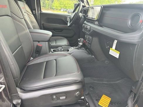New 2025 Jeep Wrangler Unlimited Rubicon image 13
