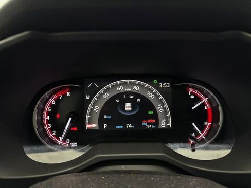 Used 2025 Toyota RAV4 XLE w/ Convenience Package FWD image 2