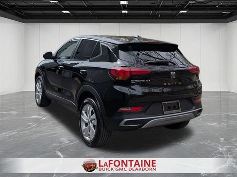 Certified 2025 Buick Encore GX Preferred FWD image 3