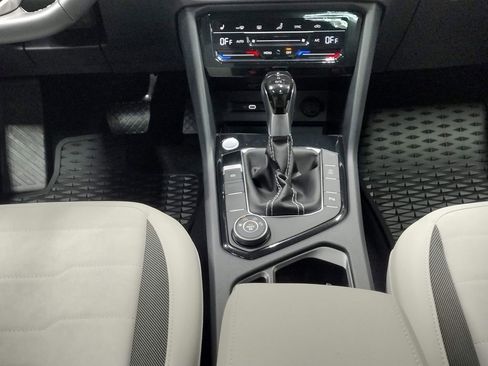 New 2025 Volkswagen Taos SE image 37