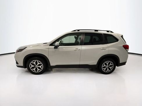 Used 2023 Subaru Forester Premium AWD/4WD image 4