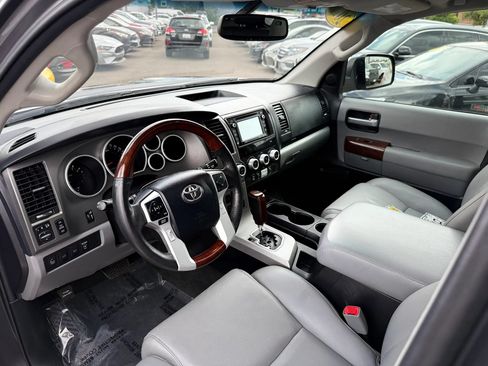 Used 2017 Toyota Sequoia Platinum AWD/4WD image 11