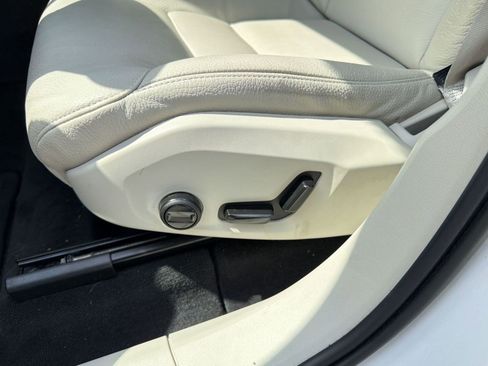 Certified 2023 Volvo XC60 B5 Plus w/ Climate Package image 13