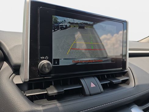 Used 2025 Toyota RAV4 XLE w/ Convenience Package FWD image 23