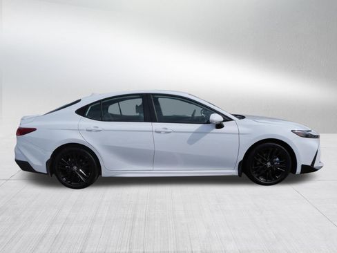 Certified 2025 Toyota Camry SE image 9