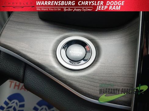 New 2025 Jeep Grand Cherokee L Limited w/ Luxury Tech Group II image 33