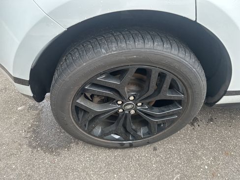 Used 2022 Land Rover Range Rover Evoque R-Dynamic S image 11