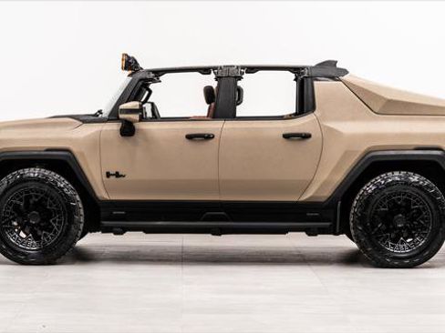 Used 2025 GMC Hummer EV 3X w/ LPO, Dark Essentials Package AWD/4WD image 16