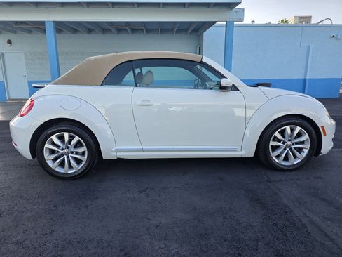 Used 2013 Volkswagen Beetle TDI image 2