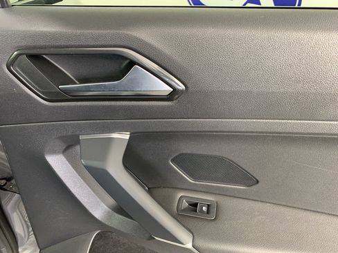 Used 2018 Volkswagen Tiguan SE w/ Panoramic Sunroof Package FWD image 36