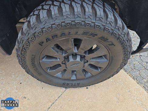 Used 2024 Chevrolet Silverado 2500 LT AWD/4WD image 3