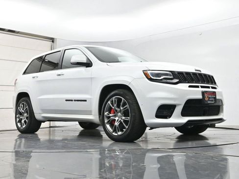 Used 2018 Jeep Grand Cherokee SRT w/ Trailer Tow Group IV AWD/4WD image 31